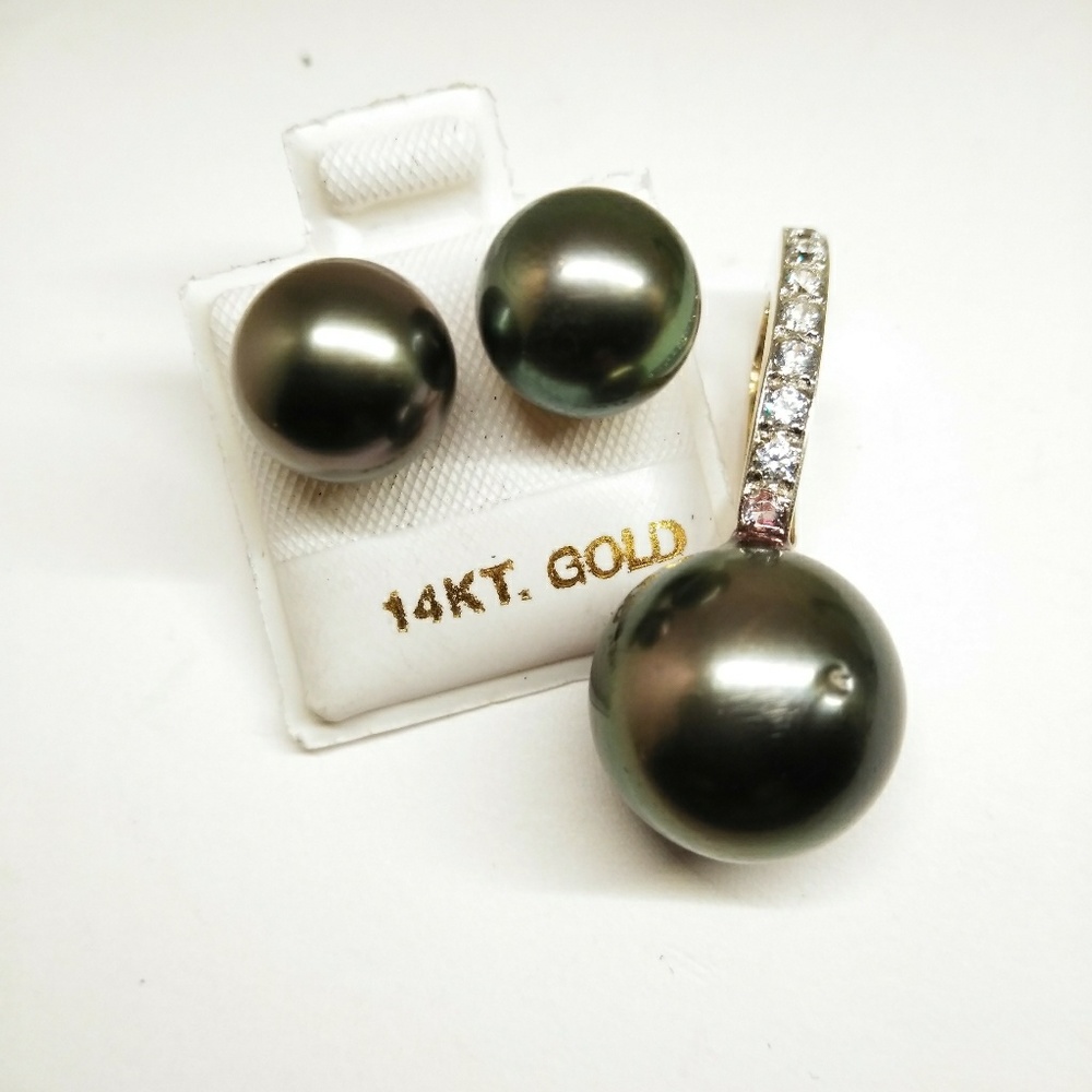 Black Tahitian pearls set of earrings and pendant